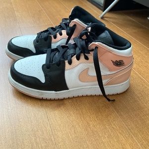 Jordan 1 Mid White/Black/Arctic Orange
